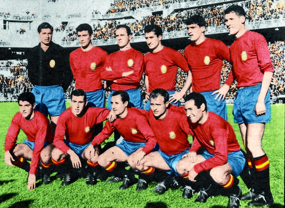 Paco Gento con la selección que gano la primera Eurocopa en 1964