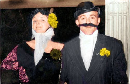 Di Stéfano y su mujer con los trajes típicos madrileños. Años 50.