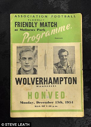 Cartel del Wolverhamptom Wanderers contra el Hoved de Puskás Diciembre de 1954