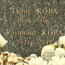 La tumba de Kopa con su hijo